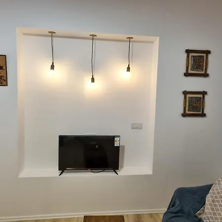 Cozy In Center Apartment