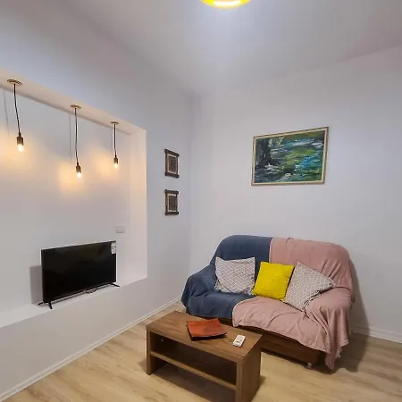 Cozy In Center