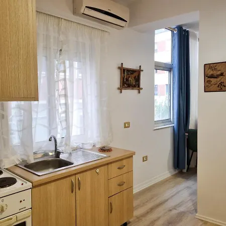 Cozy In Center Apartment