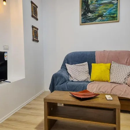 Cozy In Center Apartment Tirana